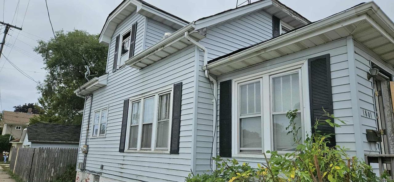 1801 Grange Ave, Racine, WI 53405