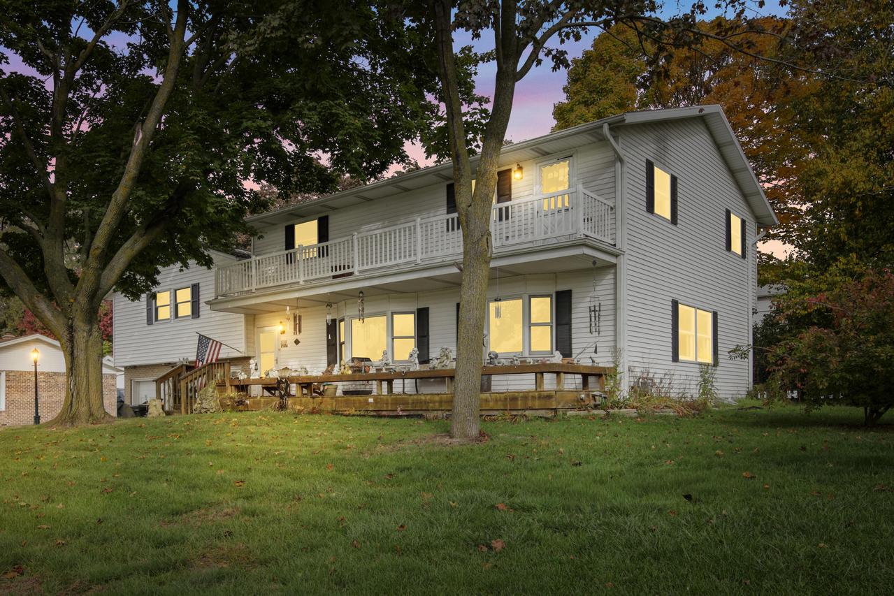 2106 Chestnut St., West Bend, WI 53095