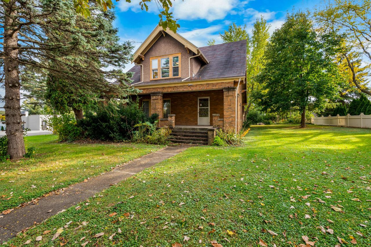 W1945 Main St, Sullivan, WI 53178