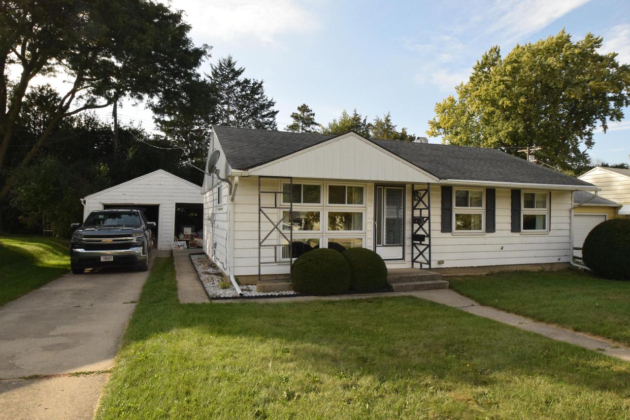 3249 S 60th St, Milwaukee, WI 53219