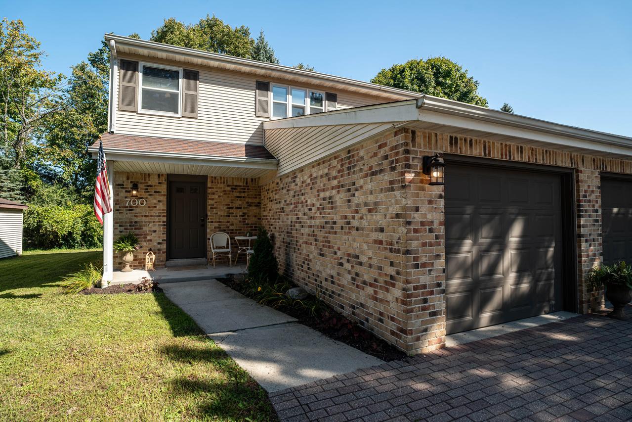 700 S Colonial Pkwy, Saukville, WI 53080