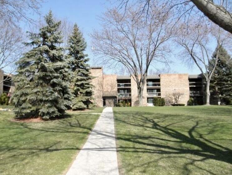 3749 N 88th St #104, Milwaukee, WI 53222