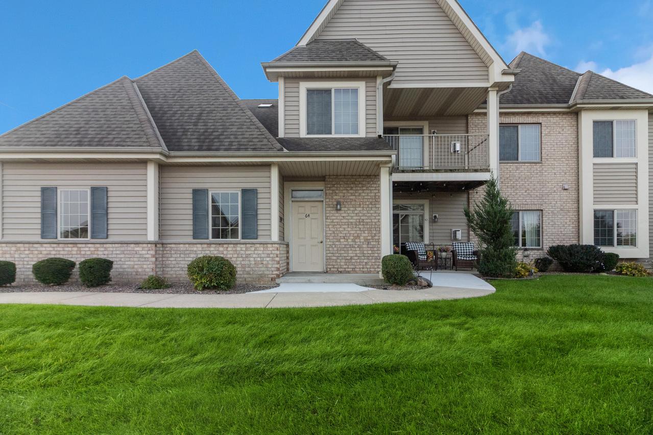 1349 Rose Ct #62, Waukesha, WI 53186