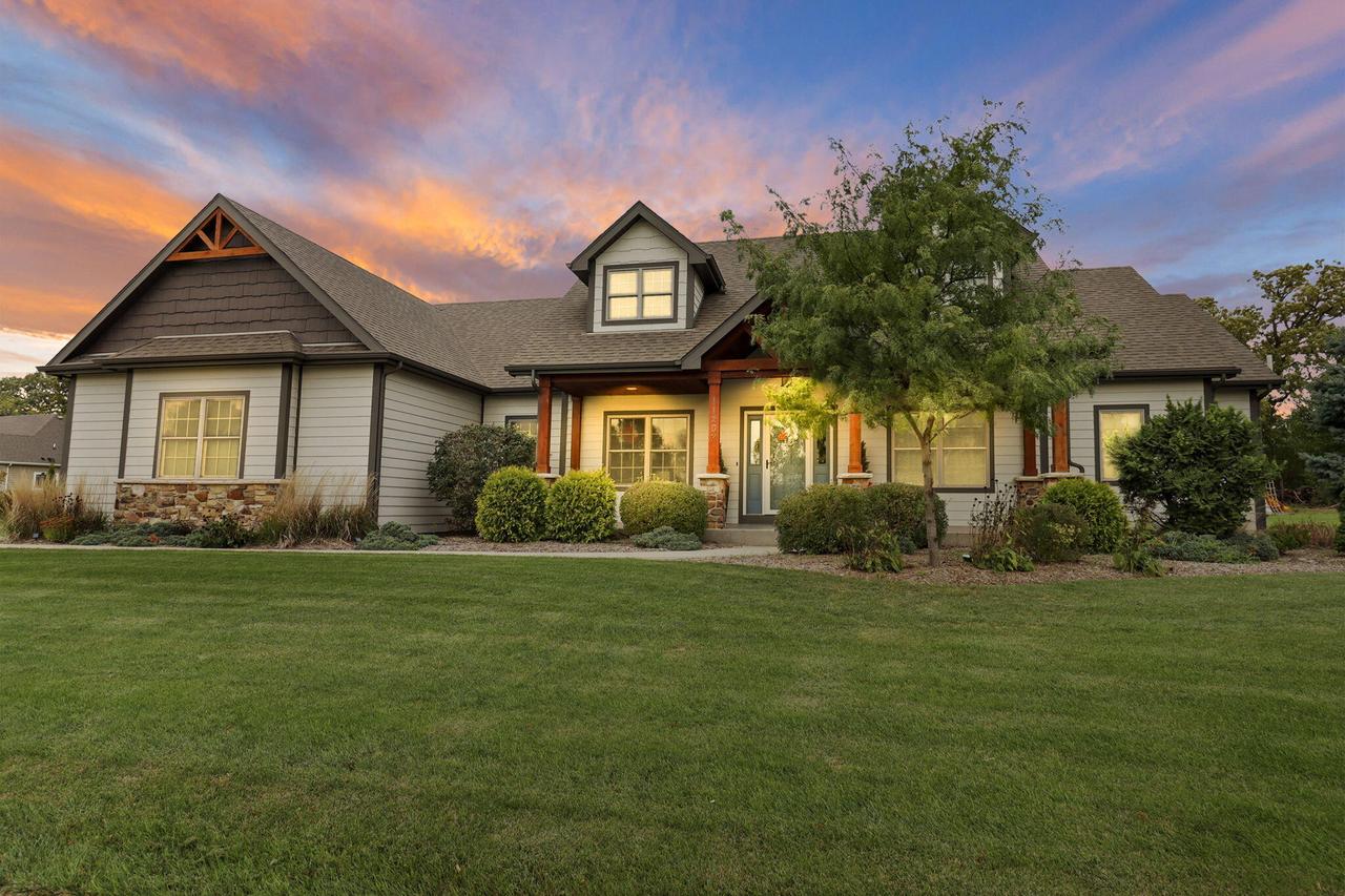 11207 234th Ct, Salem Lakes, WI 53179