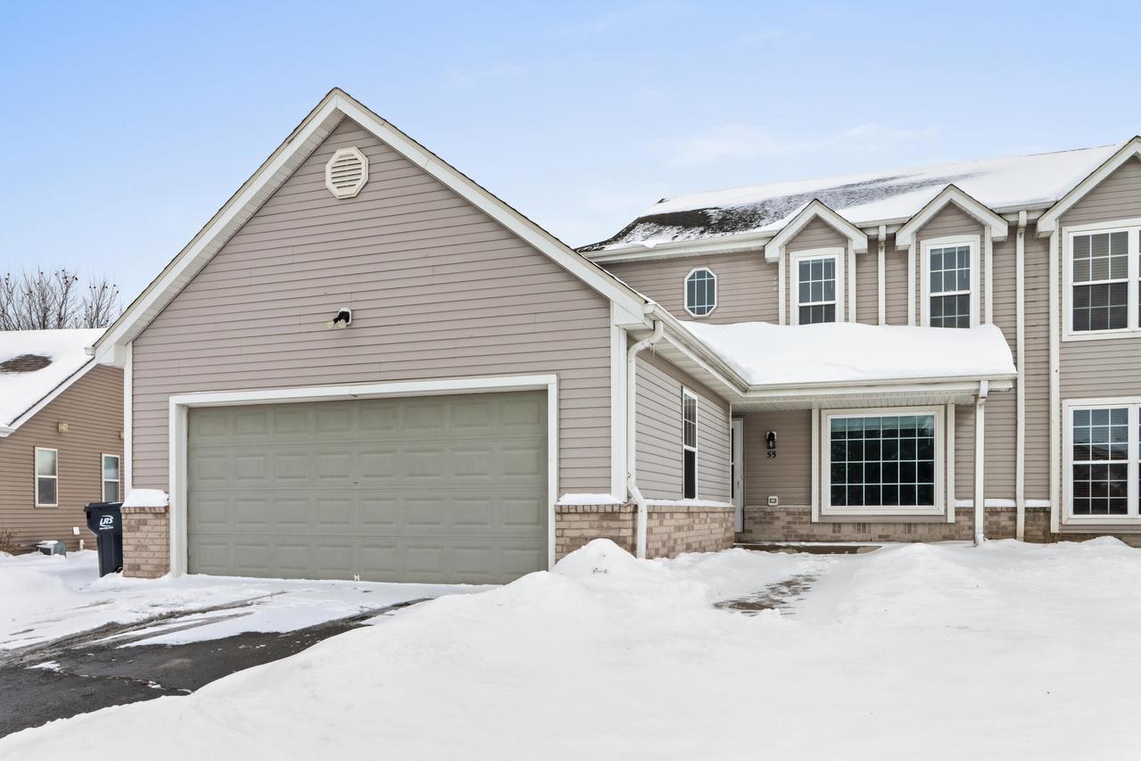 55 E Sedgemeadow St, Elkhorn, WI 53121