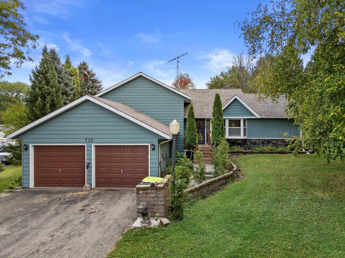 735 S Second St, Delavan, WI 53115