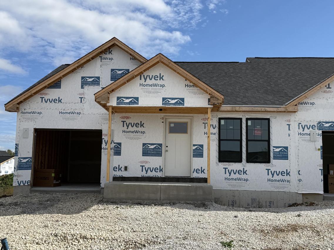 W219N16248 Primrose Ct, Jackson, WI 53037