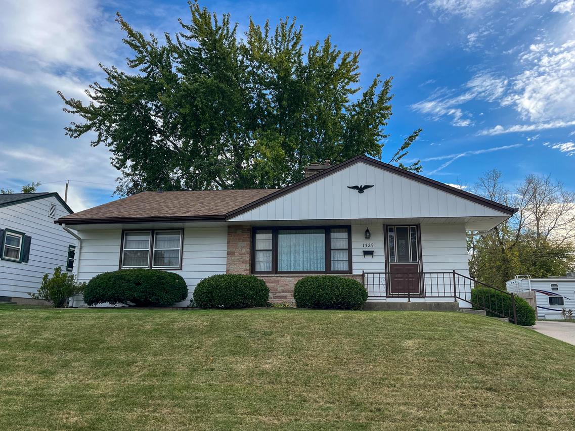 1329 Drexel Blvd, South Milwaukee, WI 53172