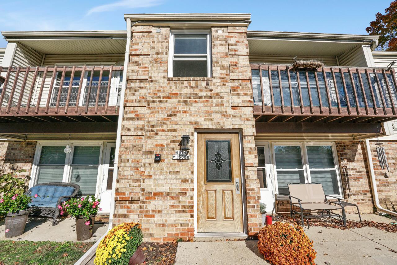 N114W16680 W Crown Dr #5, Germantown, WI 53022