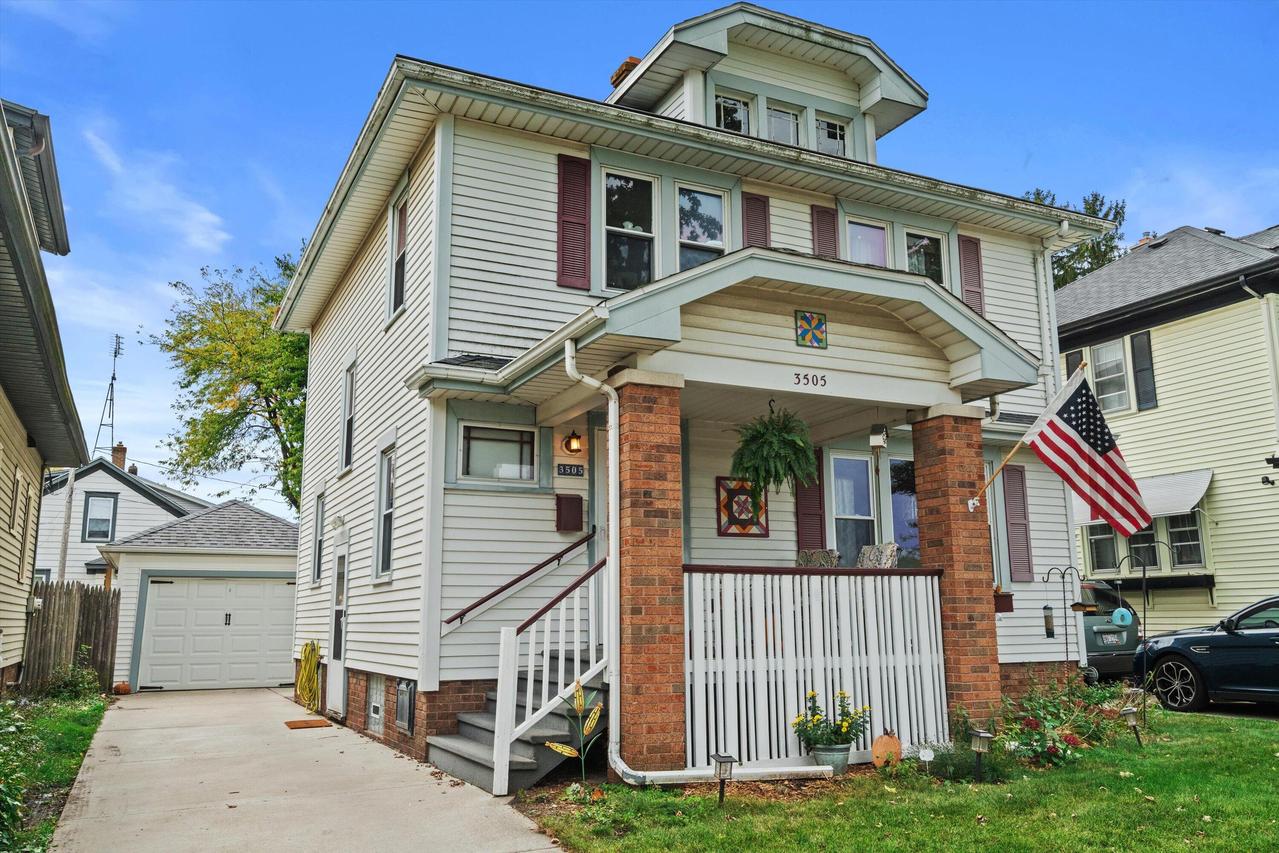 3505 Lindermann Ave, Racine, WI 53405
