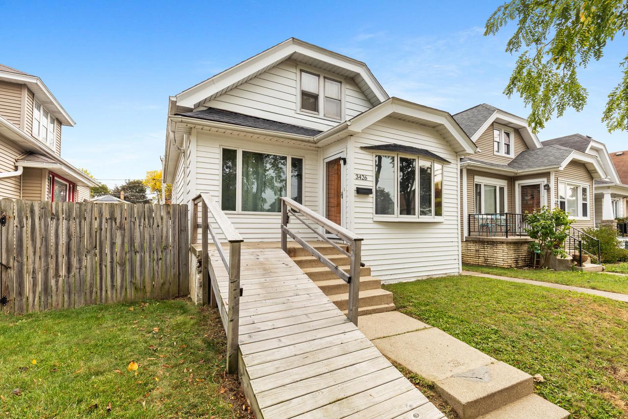 3426 S 15th Pl, Milwaukee, WI 53215