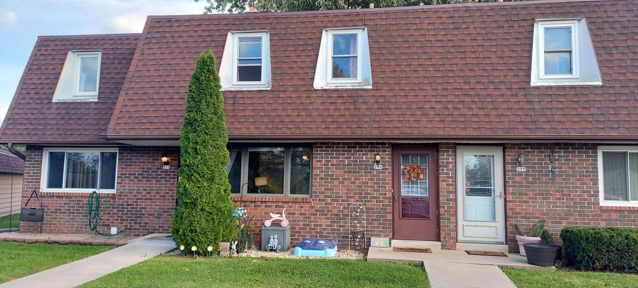 276 Karen Ct, Hartford, WI 53027