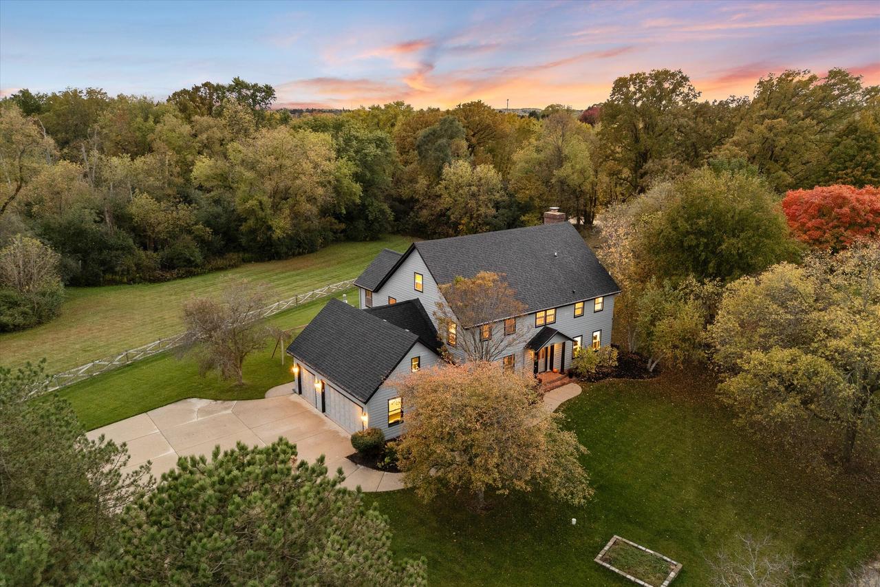 4825 W River Hollow, Mequon, WI 53092