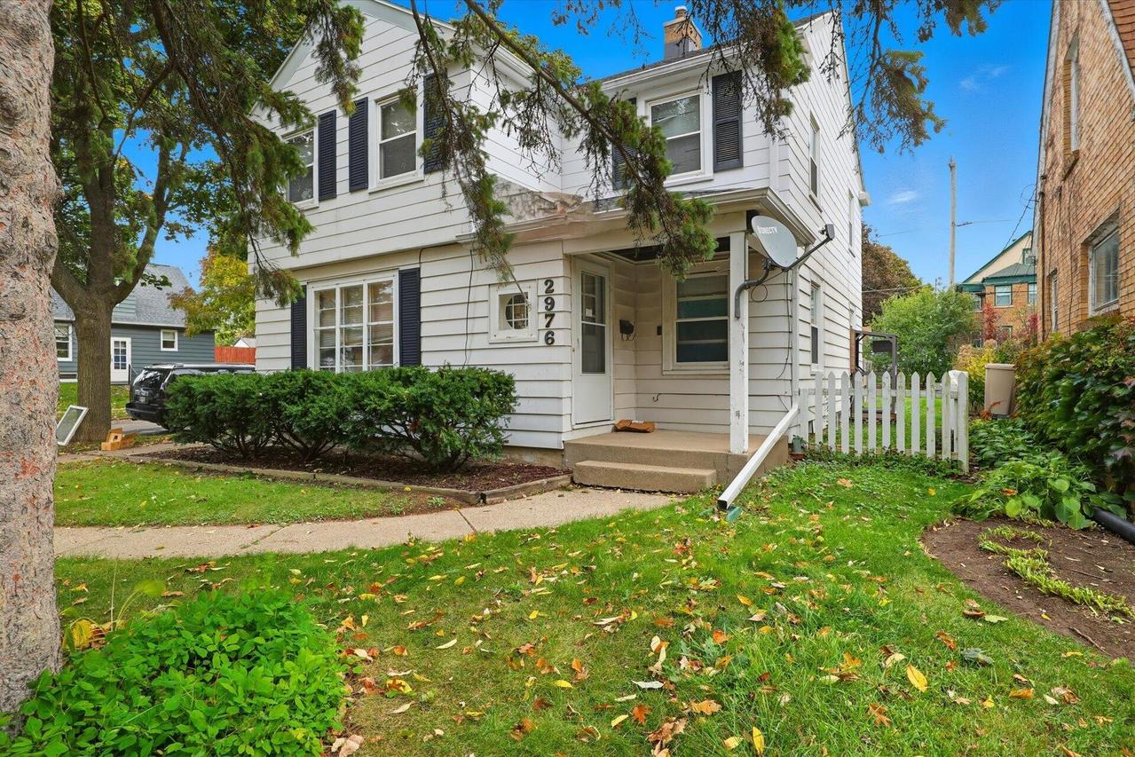 2976 N 73rd St, Milwaukee, WI 53210