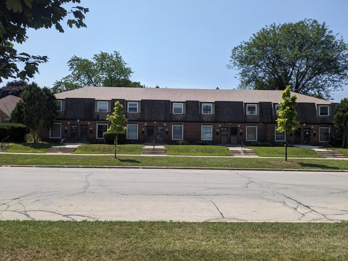 5137 W Keefe Ave, Milwaukee, WI 53216