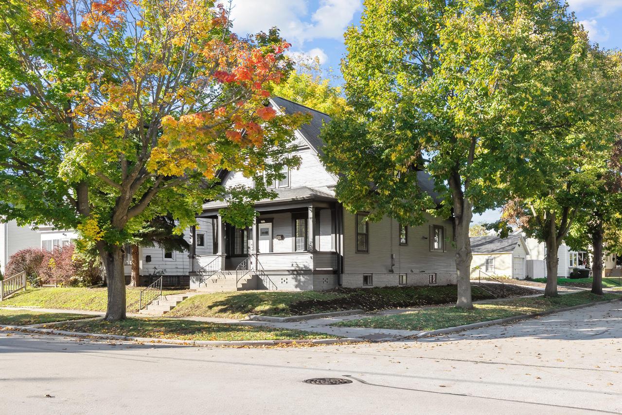 1942 N 12th St, Sheboygan, WI 53081