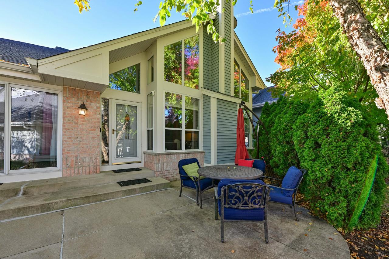 14241 W Waterford Sq., New Berlin, WI 53151