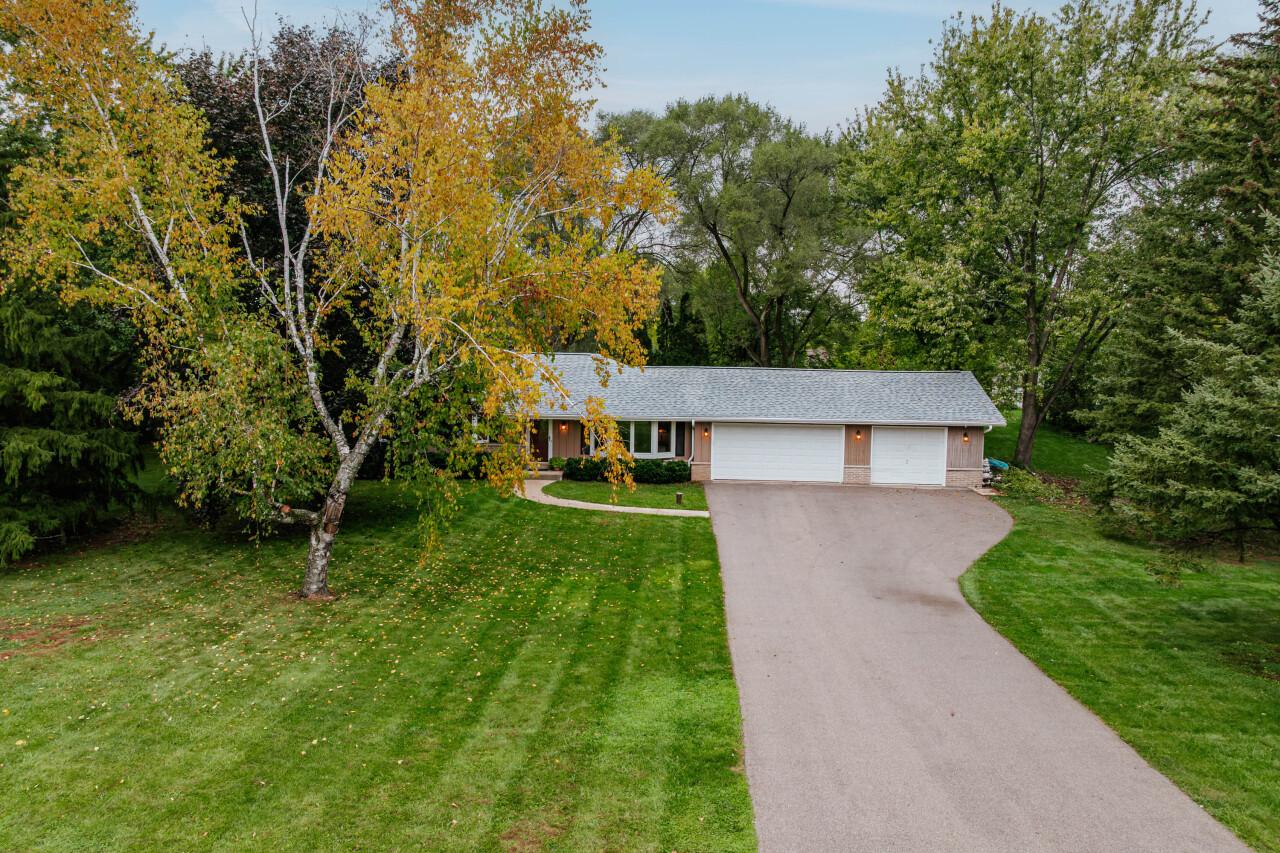 203 S Oakridge Dr, North Prairie, WI 53153
