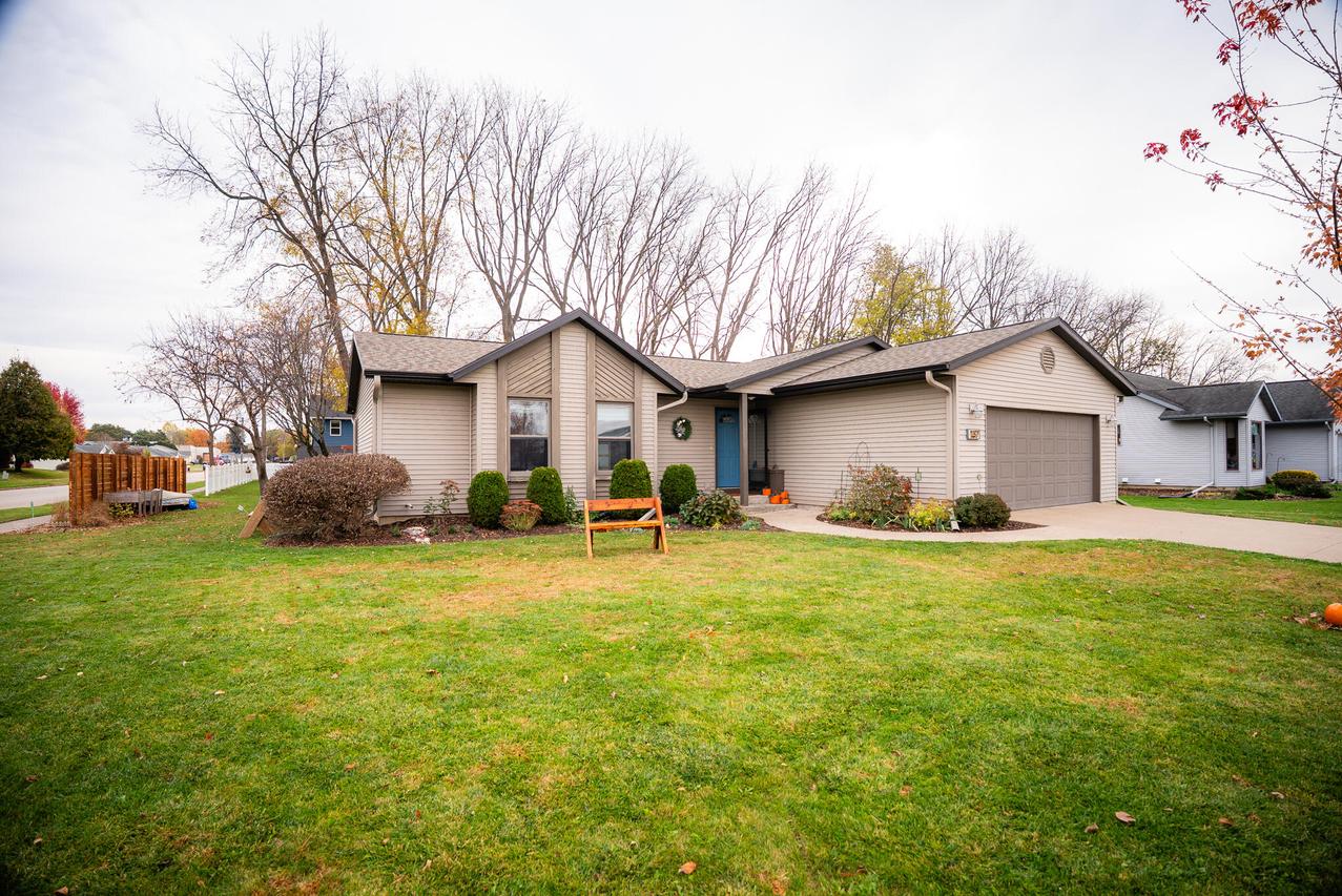 137 N Marigold Ln, West Salem, WI 54669