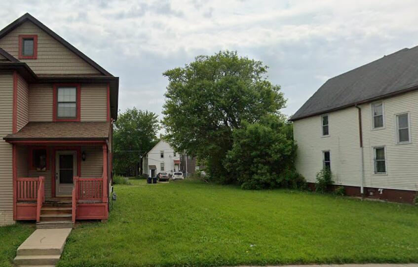 2140 N 27th St, Milwaukee, WI 53208