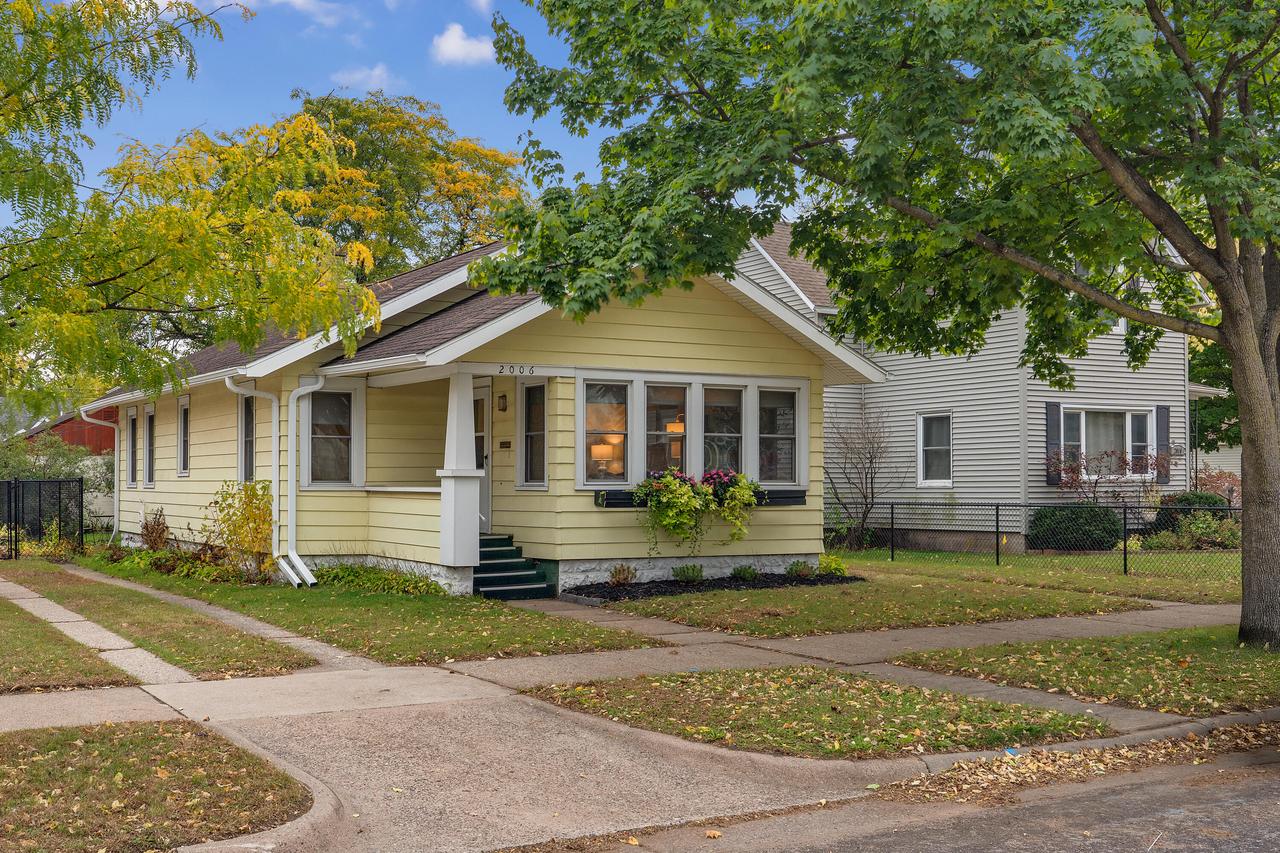 2006 Wood St, La Crosse, WI 54601