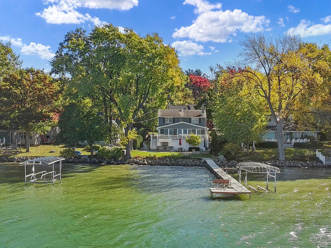 831 Shore Dr, Twin Lakes, WI 53181