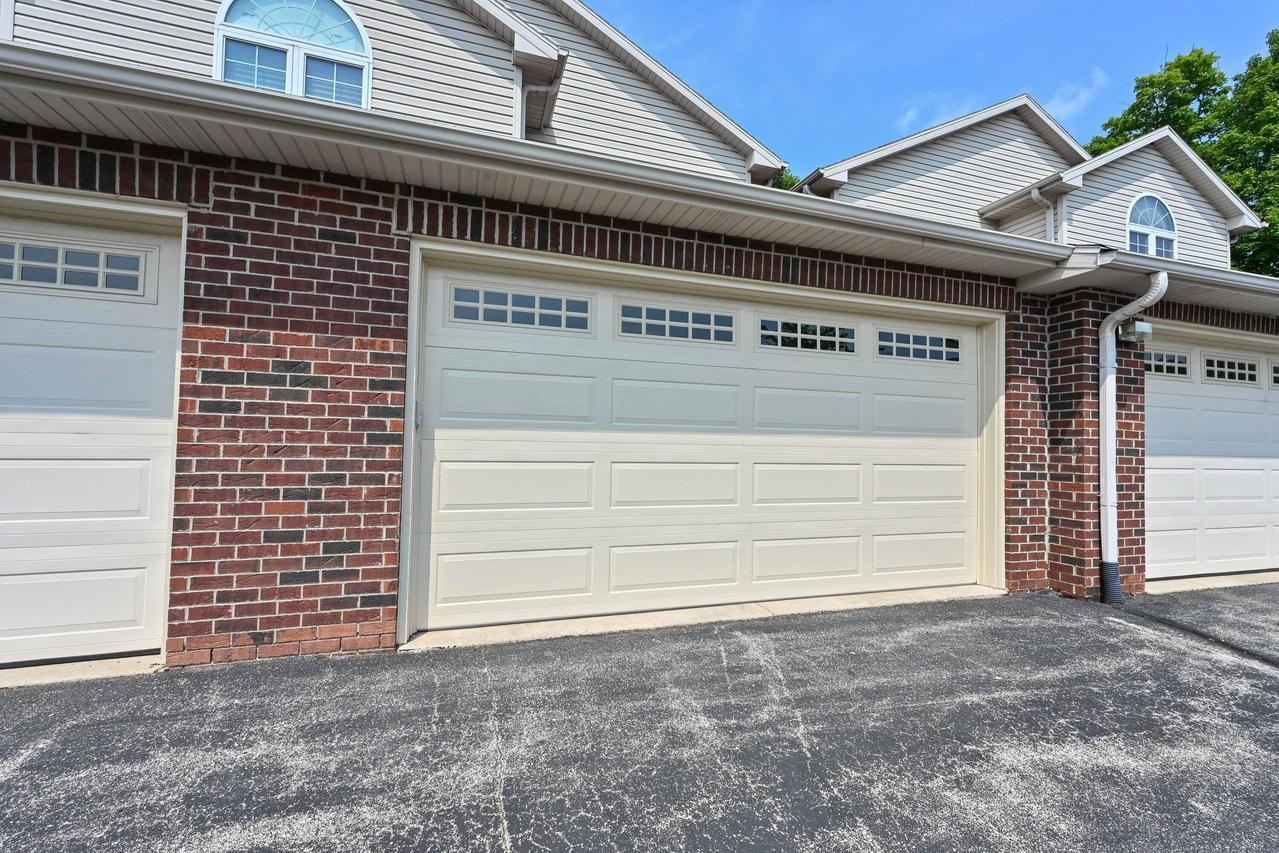 N99W14143 Seven Pines #A, Germantown, WI 53022