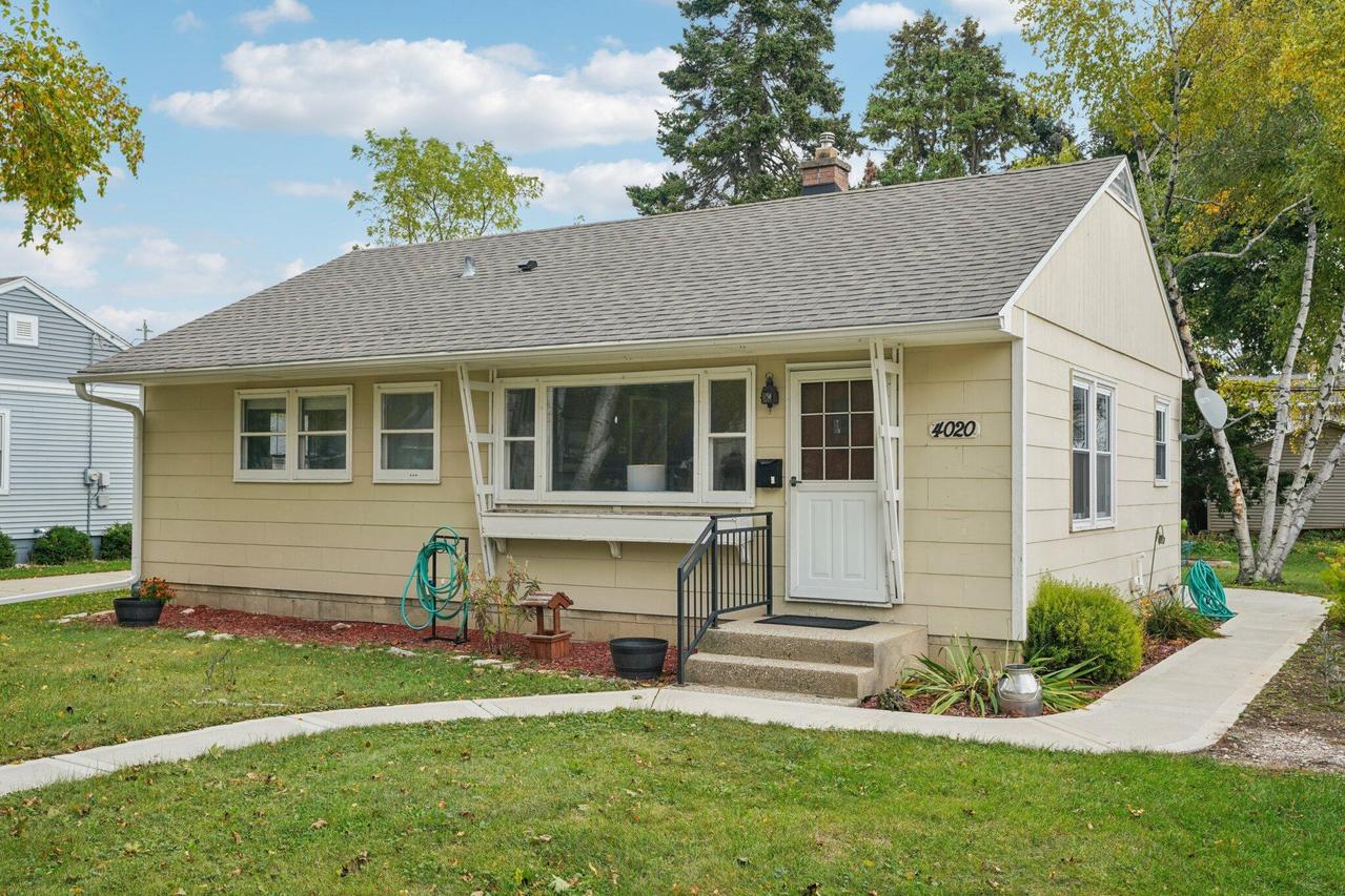4020 S Alexander Ave, Saint Francis, WI 53235