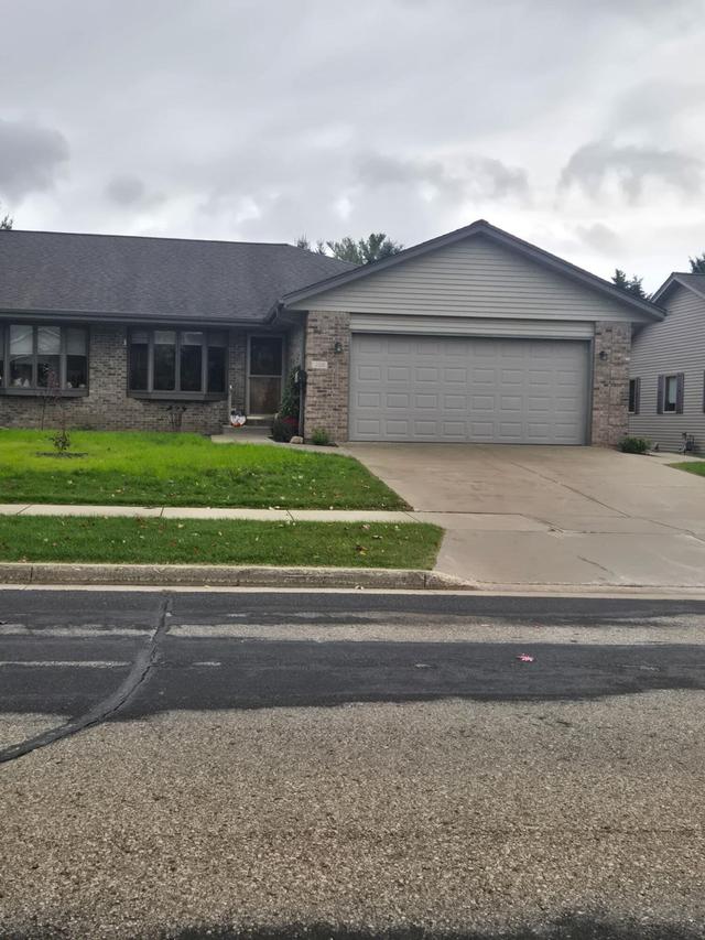 239 Whisper Ln, Kewaskum, WI 53040
