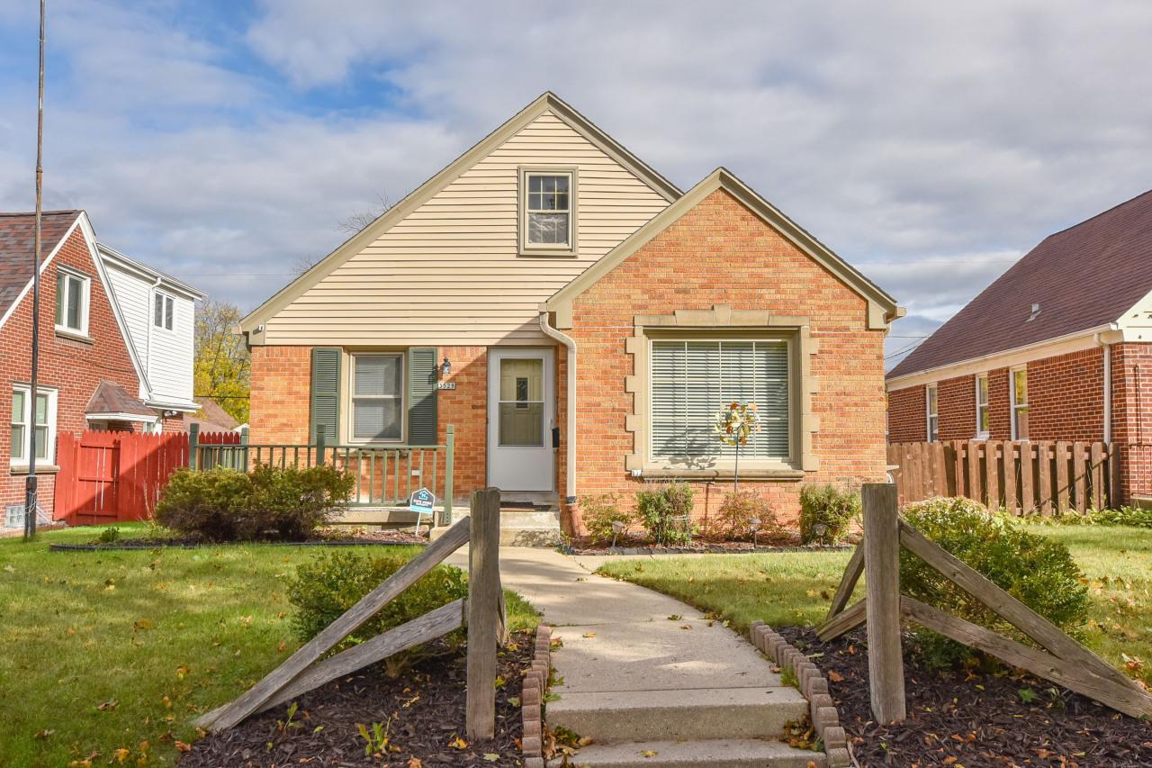 3528 N 57th St, Milwaukee, WI 53216