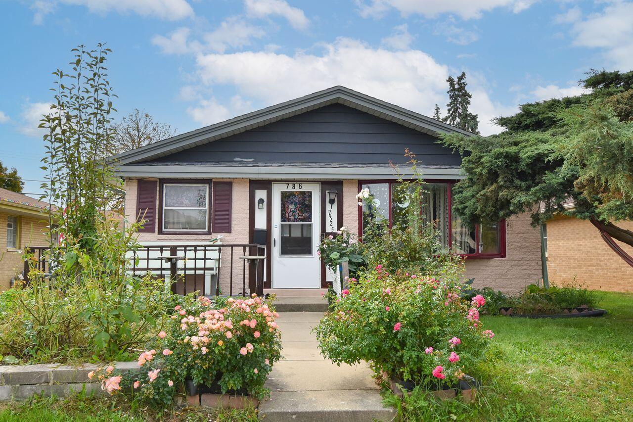 2325 W Layton Ave, Milwaukee, WI 53221