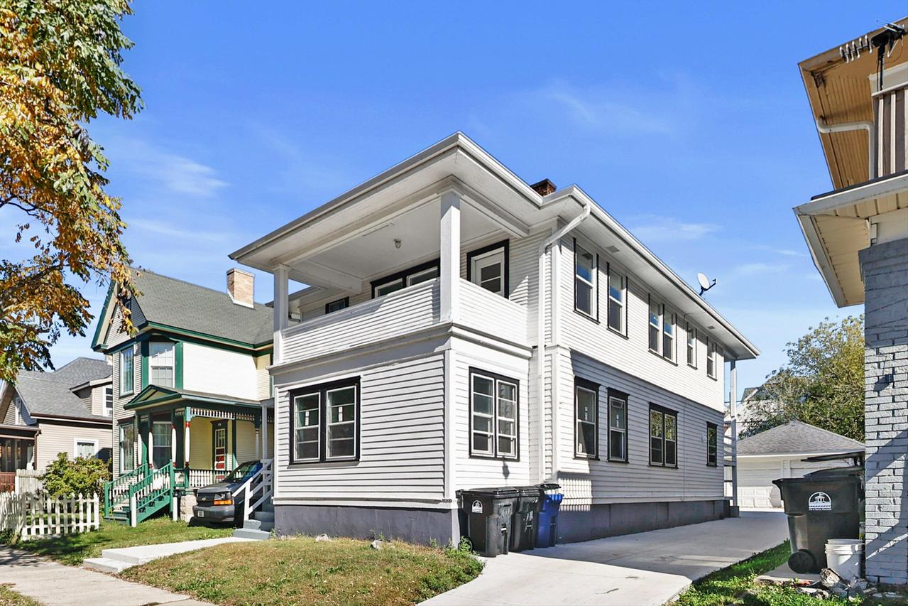 921 Grand Ave, Racine, WI 53403