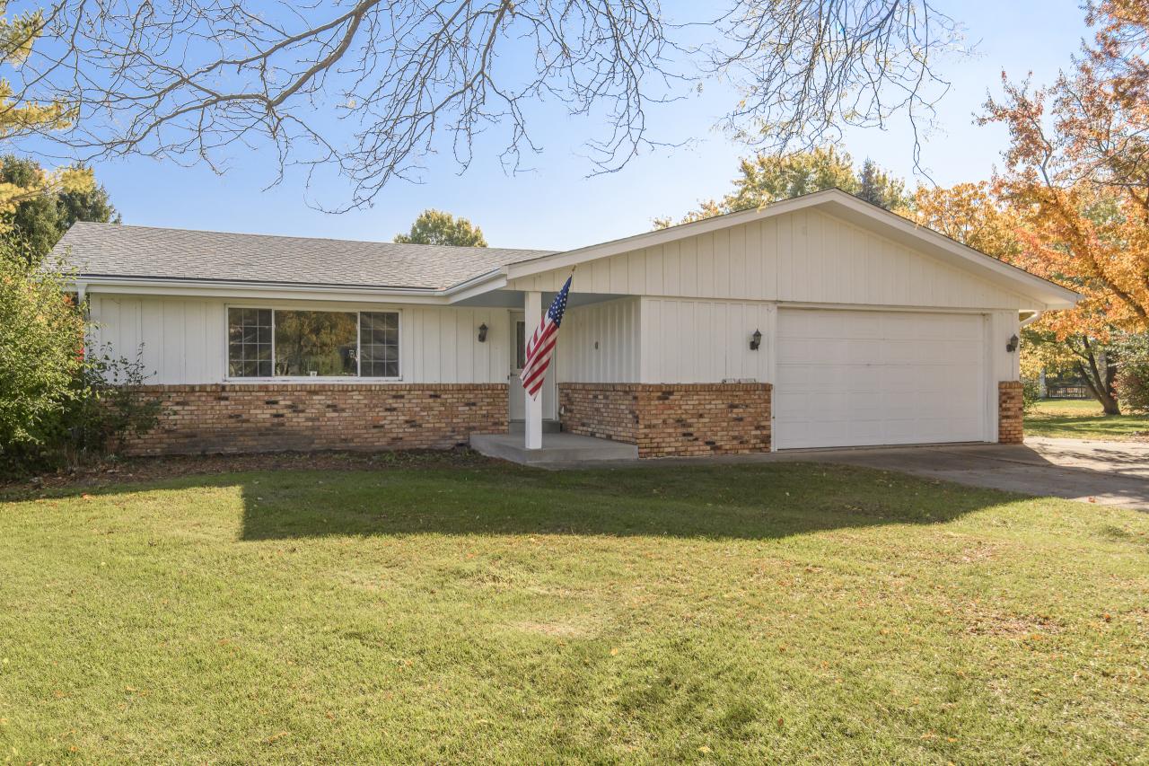 W163N10968 Briarcliff Ct, Germantown, WI 53022