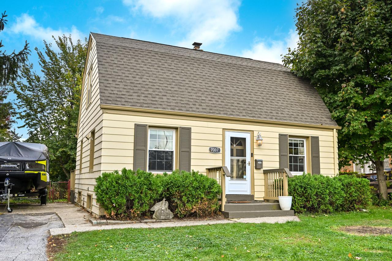 7007 W Beloit Rd, West Allis, WI 53219