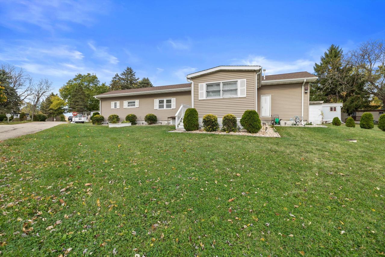 1455 Greenfield Ave, Lyons, WI 53105