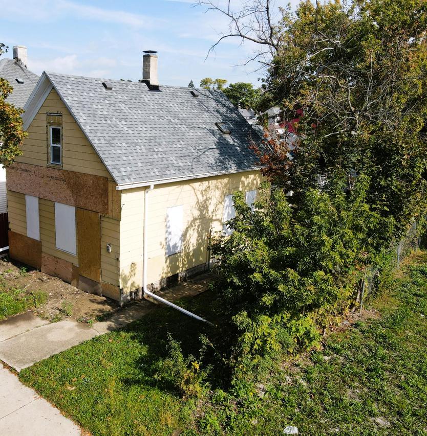 1907 Clark St, Racine, WI 53403