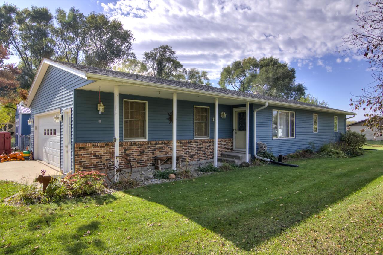 19 W 18th St, Buffalo City, WI 54622