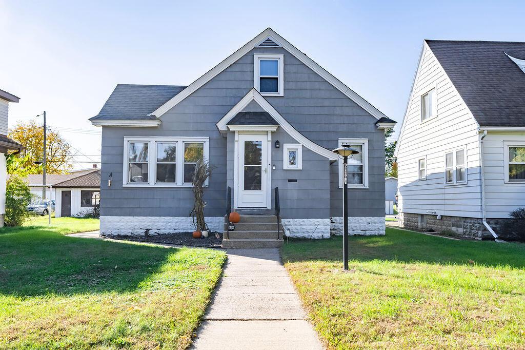 2427 Loomis St, La Crosse, WI 54603