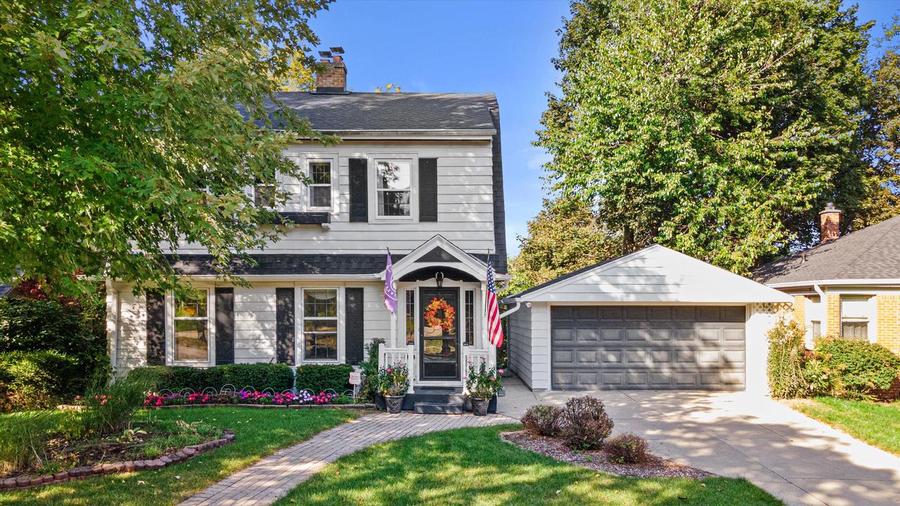 5818 W Valley Forge, Milwaukee, WI 53213