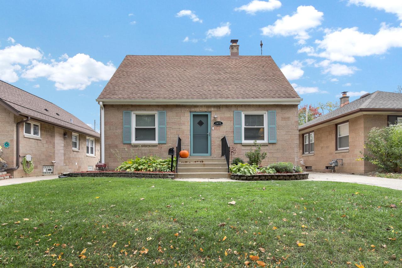 2472 S 95th St., West Allis, WI 53227