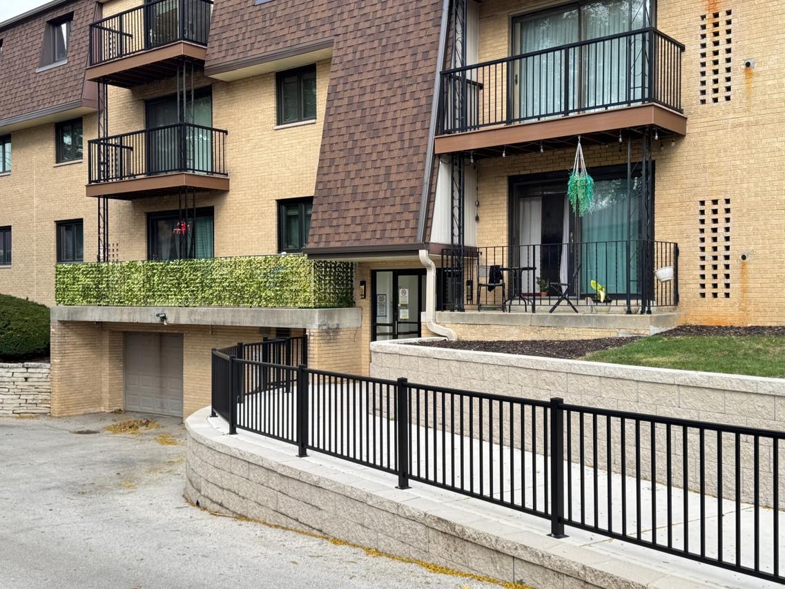3239 S 58th St #304, Milwaukee, WI 53219