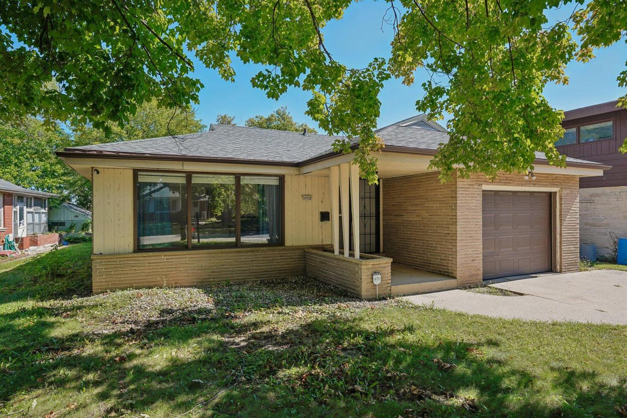 3950 N 58th St, Milwaukee, WI 53216