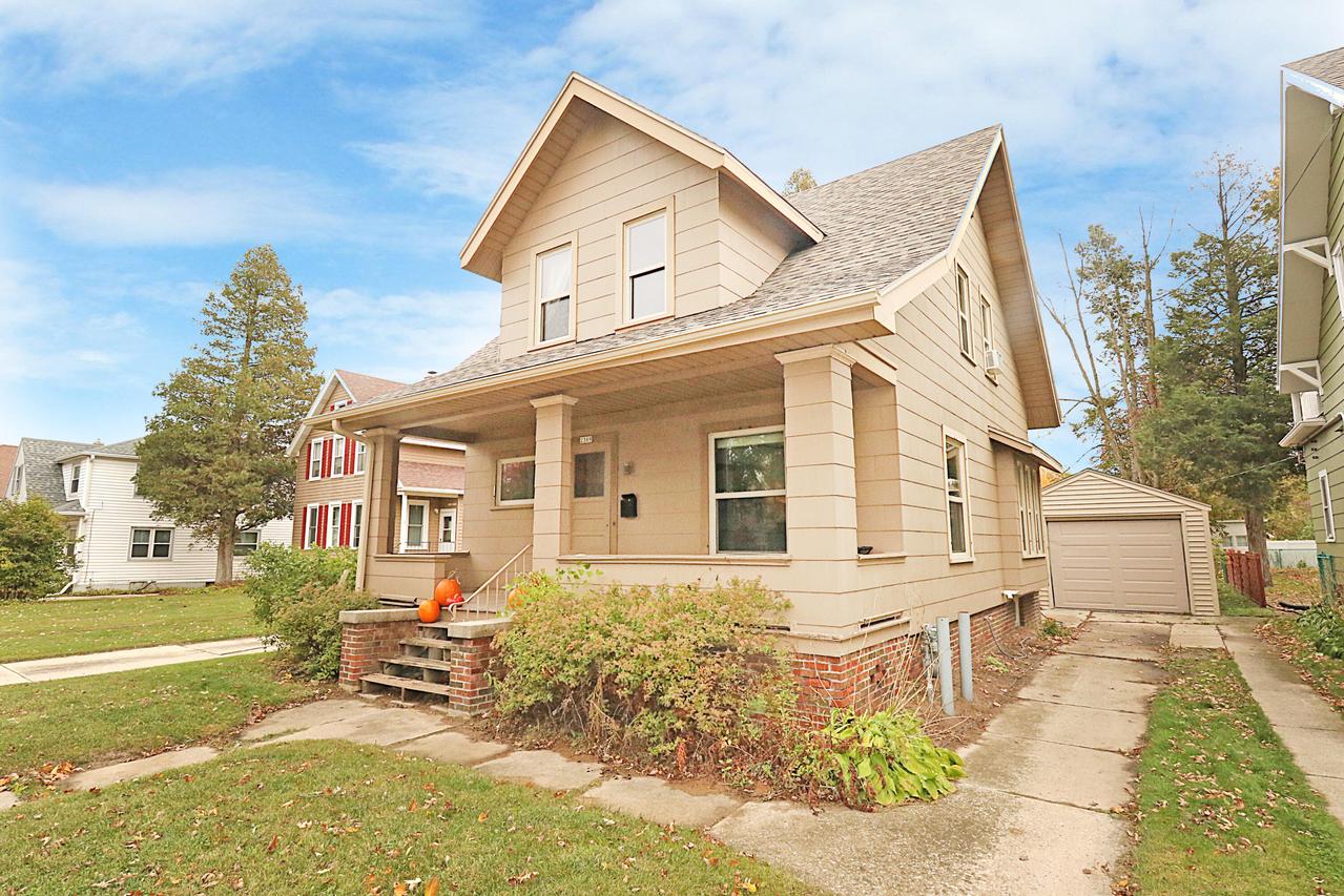 2309 N 8th St, Sheboygan, WI 53083