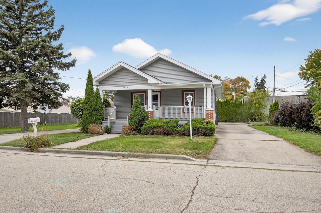 3224 Vera Ct, Mount Pleasant, WI 53403