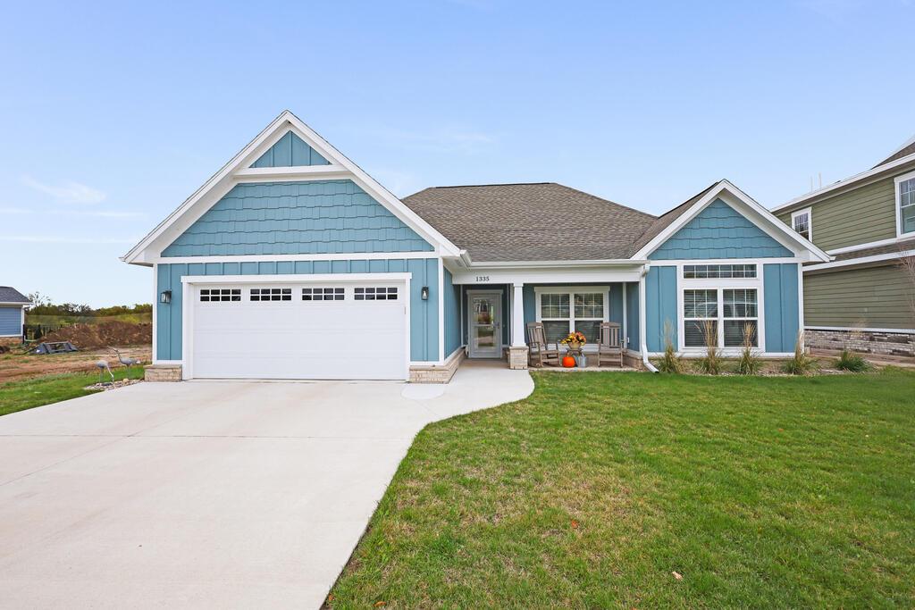 1335 Lynx Ln., Manitowoc, WI 54220