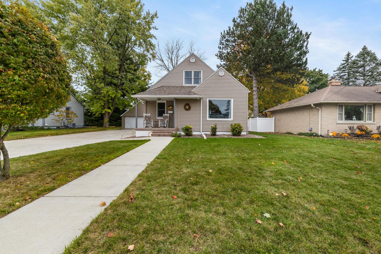 419 W Washington Ave, Hartford, WI 53027