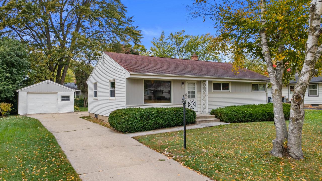 8267 N 52nd St., Brown Deer, WI 53223