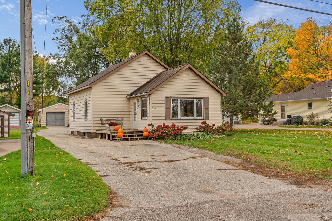 314 Hinkley Rd, Campbell, WI 54603