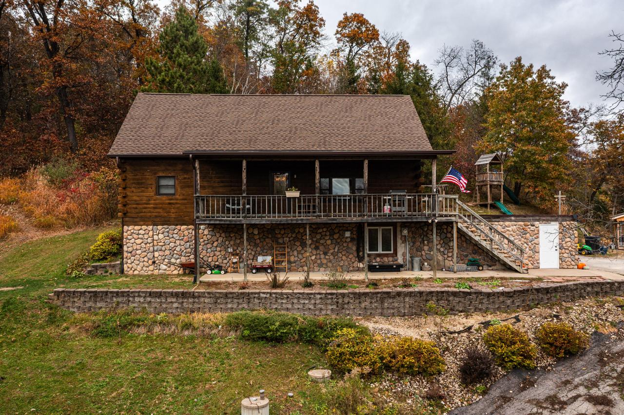 N6527 Eggens Coulee Rd, Hamilton, WI 54669