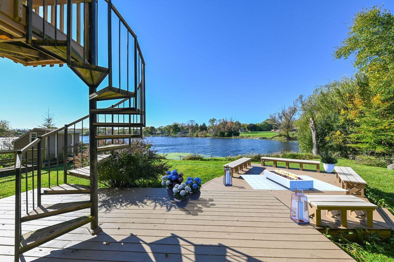 5611 S Kurtz Rd, Hales Corners, WI 53130